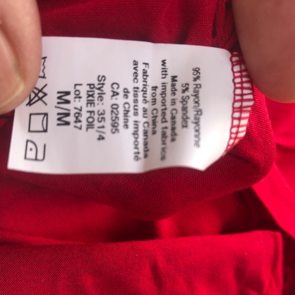 Red size med tank top by Kismet. N Ice summery tank top, nice round neckline - Picture 7 of 8